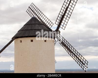 De vieux moulins à vent en Espagne qui ont servi d'inspiration pour Cervantes dans le livre Don Quijote Banque D'Images