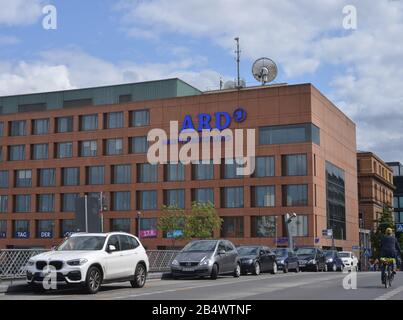 Berlin, Allemagne 07-07-2019 bâtiment du premier studio de la société de radiodiffusion allemande à Berlin (ARD Hauptstadtstudio) Banque D'Images