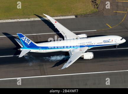 Tous les Boeing 787 Dreamliner de Nippon Airways (ANA Japon) atterrissent à Sydney, en Australie, en provenance de Tokyo Haneda, au Japon. 787-9 avion JA886A. Banque D'Images