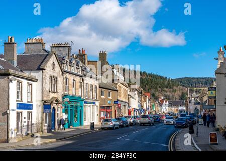 Vue sur High Street à Peebles, Scottish Border, Ecosse, Royaume-Uni Banque D'Images