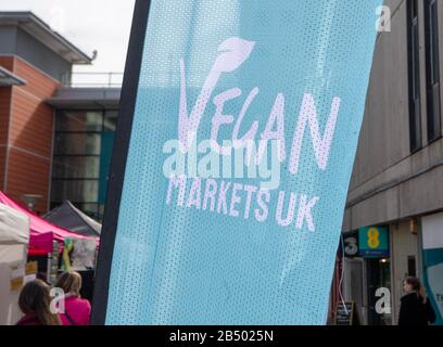 Brentwood Essex, Royaume-Uni. 7 mars 2020. Anonyme pour les sans voix a mis en place une manifestation en face d'un marché de Vegan à Brentwood Essex. Ils protestaient contre la cruauté envers les animaux et exhortaient les contourneurs à renoncer à la viande. Crédit : Ian Davidson/Alay Live News Banque D'Images