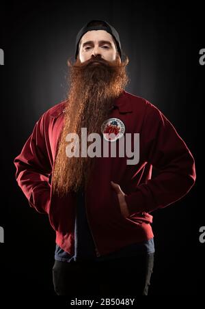 Shane Hazelgrave lors de la journée Yorkshire Beard 2020 au Grand Hôtel de Scarborough, dans le Yorkshire du Nord. Banque D'Images