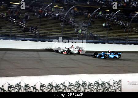 Newton Iowa, 20 juillet 2019 : course de nuit, 98 Marco Andretti sur piste de course pendant la course de l'Iowa 300 Indycar. Banque D'Images