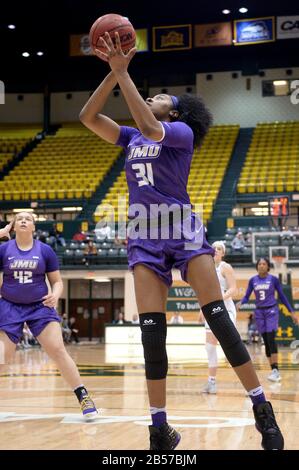 Williamsburg, va, États-Unis. 7 mars 2020. 20200307 - JMU Center KAYLA COOPER-WILLIAMS (31) scores contre William et Mary dans la deuxième moitié à Kaplan Arena à Williamsburg, Virginie crédit: Chuck Myers/ZUMA Wire/Alay Live News Banque D'Images