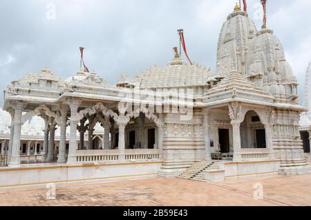 Le temple central dédié à Lord Mahavira du 72 Temple Jain de Jinalaya, Mandvi, Kutch, Gujarat Banque D'Images