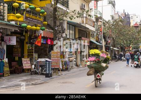 Hanoi Old Quarter - une scène dans la rue de Hanoi, Vietnam, Asie du Sud-est. Banque D'Images