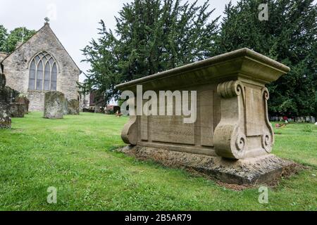 Tombe De L'Ancien Premier Ministre Britannique Herbert Henry Asquith, À L'Église Des Saints, Sutton Courtenay, Oxfordshire, Angleterre. Banque D'Images