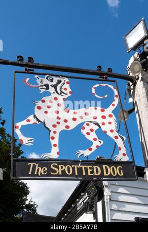 Pub « The Spotted Dog » À Penshurst, Kent, Angleterre Banque D'Images