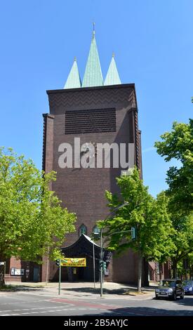 Kreuzkirche, Hohenzollerndamm, Deutschland, Berlin accueille dignement, Banque D'Images