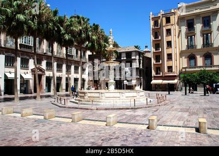 Vue sur la fontaine de Gênes sur la place de la Constitution, Malaga, la province de Malaga, l'Andalousie, l'Espagne, l'Europe occidentale. Banque D'Images