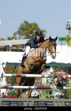 Anne Kursinski (USA) équitation Lorenzo, Winter Equestrian Festival de Wellington, Floride, février 2007, WEF Challenge Cup Round V Banque D'Images