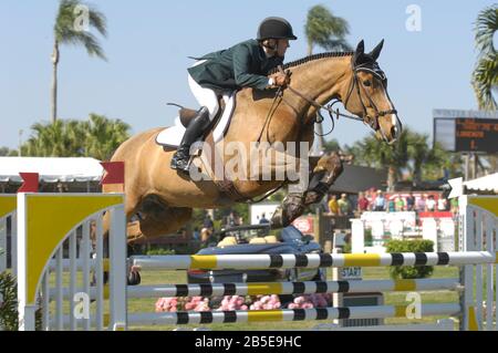 Anne Kursinski (USA) équitation Lorenzo, Winter Equestrian Festival de Wellington, Floride, février 2007, WEF Challenge Cup Round V Banque D'Images