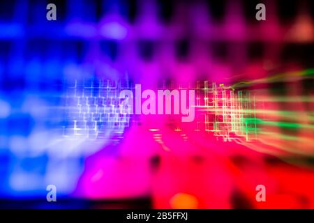 Clavier de jeu lumière abstraite avec LED fuite sur fond noir Banque D'Images
