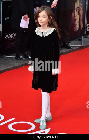 Londres, Royaume-Uni. 8 mars 2020. Indica Watson assiste à la première du drame biographique, à propos de la scientifique polonaise Marie Sklodowska-Curie, pour coïncider avec la Journée internationale de la femme, à Curzon Mayfair, Londres Londres, Royaume-Uni - 8 mars 2020 crédit: Nils Jorgensen/Alay Live News Banque D'Images