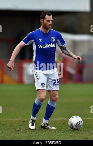 Crawley, ANGLETERRE - 7 MARS Chris McCann de Oldham Athletic pendant le match de la Sky Bet League 2 entre Crawley Town et Oldham Athletic au Broadfield Stadium, Crawley le samedi 7 mars 2020. (Crédit : Eddie Garvey | MI News) la photographie ne peut être utilisée qu'à des fins de rédaction de journaux et/ou de magazines, licence requise pour un usage commercial Banque D'Images