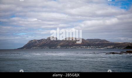 Sur la plage St James, Muizenberg Banque D'Images