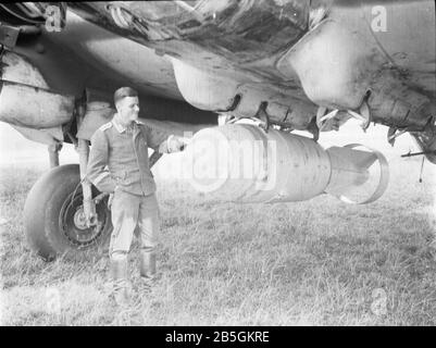 Wehrmacht Luftwaffe Fliegerbombe / Sprengbombe Sd 1,700 Kg / Bombe Aérienne / Bombe Explosive À Paroi Épaisse 3,750 Lb Banque D'Images