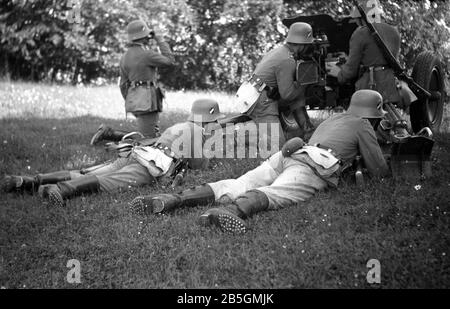 Wehrmacht Heer Panzerabwehrkanone PAK 36 37 mm 3,7 cm / pistolet anti-réservoir de l'armée allemande PAK 36 73 mm 3,7 cm Banque D'Images