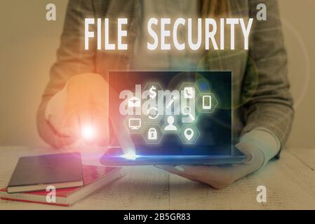 Mot écriture texte sécurité du fichier. Photo d'entreprise présentant La Protection des données numériques telles que celles d'une base de données contre les pertes Banque D'Images