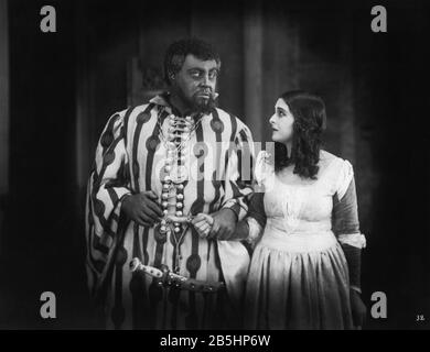 Emil JANNINGS as Othello and LYA DE PUTTI as Emilia in OTHELLO 1922 réalisateur DIMITRI BUCHOWETSKI jouer William Shakespeare Worner - Filmgesellschaft / Universum Film (UFA) Banque D'Images