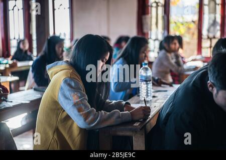 Enfants locaux à l'école. Mindat, Myanmar, Asie Banque D'Images