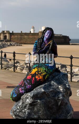 Sculpture de la Sirène dans la ville balnéaire britannique de New Brighton, sur les rives de la rivière Mersey Banque D'Images