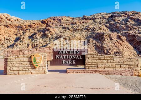 Panneau d'entrée pour Arches National Park à Moab, Utah, États-Unis. Banque D'Images