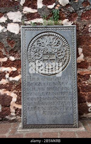 Tombstone daté de 1655 dans les ruines de l'église de la colline Saint Pauls à Melaka Banque D'Images