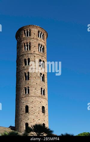 le campanile de la Basilique de Sant'Apollinare Nuovo, Ravenne, Italie Banque D'Images