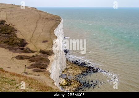 Les falaises blanches de Douvres face à l'Europe continentale sur la Manche, Royaume-Uni Banque D'Images