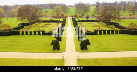 Une vue au sud depuis le toit de Burghley House Banque D'Images