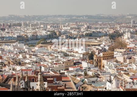 Panorama urbain vue aérienne de Séville Espagne. Arène de taureaux à Séville Banque D'Images