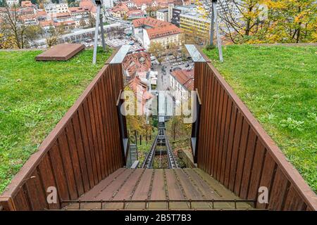 Vue panoramique sur la ville de Ljubljana, vue sur la voie funiculaire, Slovénie, Europe Banque D'Images