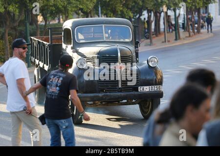 8 mars 2020: 8 mars 2020 (Malaga) le tournage du film opération Mincemat' à Malaga, en photos. L'environnement du Paseo del Parque est devenu ce dimanche le cadre pour la prise de vue de l'opération Mincemat, Le film de John Madden avec Colin Firth et Rachel Weisz sur une véritable histoire de espions qui ont influencé le résultat de la seconde Guerre mondiale et dans laquelle le gouvernement Franco a été impliqué.Sans la présence des protagonistes, L'ensemble a été rempli de suppléments caractérisés en consonance 1943 alors que l'hôtel de ville est resté le siège du même gouvernement francoiste, avec le prec Banque D'Images