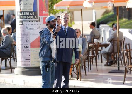 8 mars 2020: 8 mars 2020 (Malaga) le tournage du film opération Mincemat' à Malaga, en photos. L'environnement du Paseo del Parque est devenu ce dimanche le cadre pour la prise de vue de l'opération Mincemat, Le film de John Madden avec Colin Firth et Rachel Weisz sur une véritable histoire de espions qui ont influencé le résultat de la seconde Guerre mondiale et dans laquelle le gouvernement Franco a été impliqué.Sans la présence des protagonistes, L'ensemble a été rempli de suppléments caractérisés en consonance 1943 alors que l'hôtel de ville est resté le siège du même gouvernement francoiste, avec le prec Banque D'Images