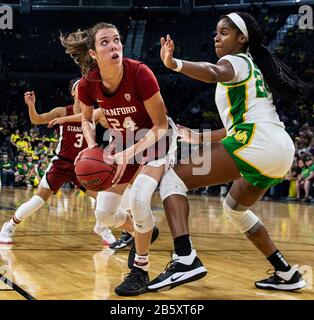 08 mars 2020 Las Vegas, NV, U.S.A. Stanford Cardinal guard Lacie Hull (24) conduit au panier pendant le championnat de tournoi de basket-ball NCAA PAC 12 pour Femme entre Oregon Ducks et le cardinal Stanford 56-89 perdu au Mandalay Bay Event Center Las Vegas, NV. Thurman James/CSM Banque D'Images