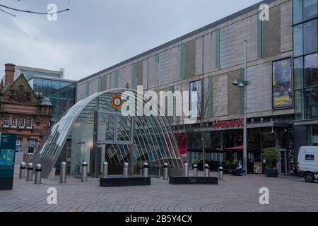 Une paisible place Saint-Enoch et station de métro à Glasgow, en Écosse, en mars 2020 Banque D'Images