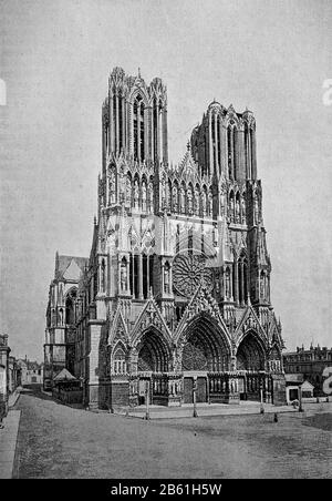 Cathédrale notre-Dame de Reims dans la ville française du nord de Reims est l'une des églises gothiques les plus architecturales de France, photo de 1895 / Kathedale notre-Dame de Reims dans der nordfranzösischen Stadt Reims gilt als eine der Argektonisch bedeutendsten gotischen Kirchen Frankreichs, Foto von, Historisch, 1895, 1895 Amélioration de la reproduction numérique d'un original du XIXe siècle / digitale Reproduktion einer Originalvorlage aus dem 19. Jahrhundert Banque D'Images