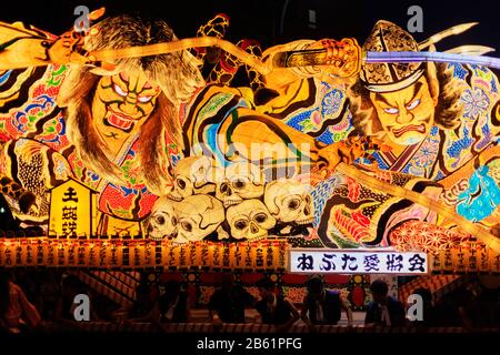 Le Japon, Honshu, Tohoku, préfecture d'Aomori, Aomori, le festival de Nebuta flotte Banque D'Images