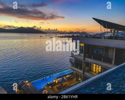 Coucher de soleil sur l'île de Coron à Palawan, Philippines Banque D'Images