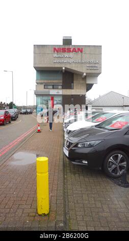 Nissan Car Dealershipautomobile, Westway, Londres, Royaume-Uni Banque D'Images