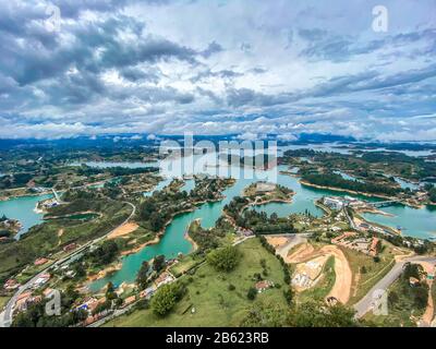 Piedra del Penol à Guatape en Colombie Banque D'Images