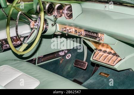 Detroit, MI/USA - 29 février 2020: 1956 Lincoln Continental Mark II intérieur à l'autoroute Detroit. Banque D'Images