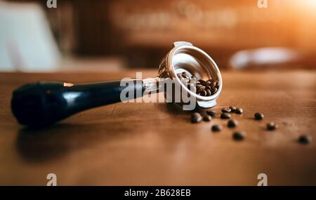 Accessoire professionnel pour la préparation du café pour le barista, gros plan sur la photo Banque D'Images