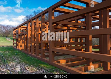 Caisse d'air, 2018. Sculpture de Sean Scully, Yorkshire Sculpture Park, Wakefield, West Yorkshire, Angleterre, Royaume-Uni Banque D'Images