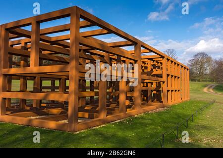 Caisse d'air, 2018. Sculpture de Sean Scully, Yorkshire Sculpture Park, Wakefield, West Yorkshire, Angleterre, Royaume-Uni Banque D'Images