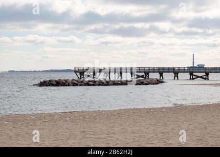 L'embarcadère s'étendant sur la rivière York à Yorktown, en Virginie. Banque D'Images