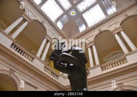 Osgoode Hall - intérieur avec sculpture Banque D'Images
