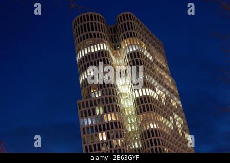 Immeuble résidentiel et de bureaux avec Hôtel Motel One Berlin-Upper West à Charlottenburg, Berlin, Allemagne Banque D'Images