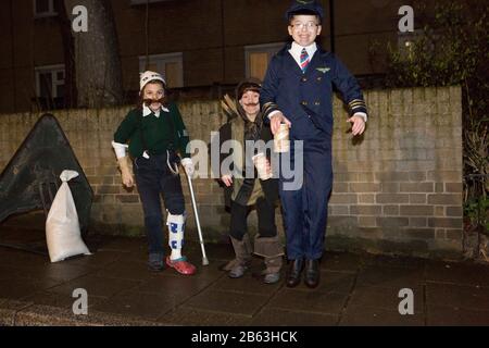 Londres, Stamford Hill, Royaume-Uni. 9 mars 2020. Les enfants juifs ultra-orthodoxes vêtus d'une robe de fantaisie pour célébrer les vacances juives Purim dans le quartier de Stamford Hill à Londres. Le festival comprend la lecture du Livre d'Esther, décrivant la défaite de Haman, le conseiller du roi persan, qui a fait un tract pour massacrer le peuple juif il y a 2 500 ans, un événement qui a été empêché par le courage d'Esther. Crédit: Marcin Nowak/Alay Live News Banque D'Images